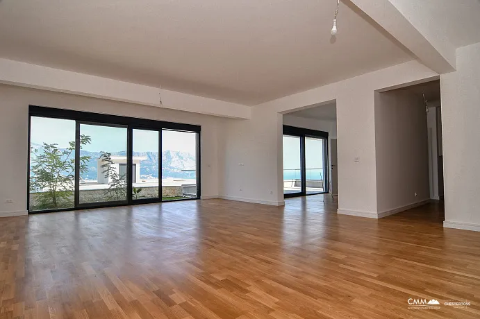 Panoramik Deniz Manzaralı ve Yeni İnşa Edilmiş Lüks Villa – Budva